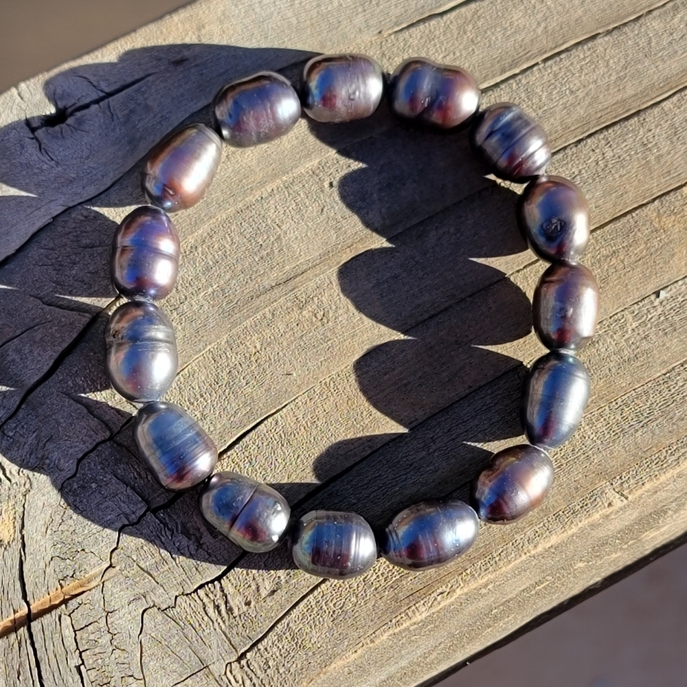 Gorgeous and absolutely stunning! Genuine large about 10 mm in size black gray p